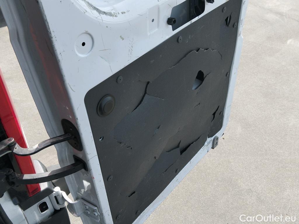  Citroen  Jumper CITROEN  / 2014 / 4P / furgón BlueHDi 103KW (140CV) Furgón 35L3H3 #39