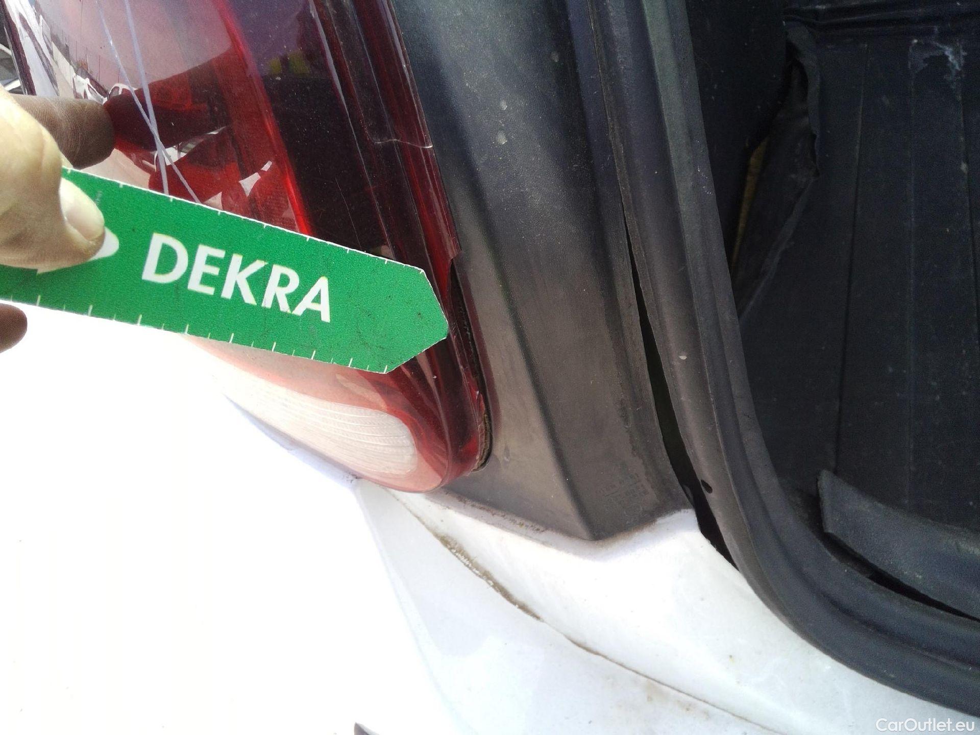  Citroen  C3 CITROEN  / 2016 / 5P / berlina comercial BlueHDi 73KW (100CV) S&S Comercial #56