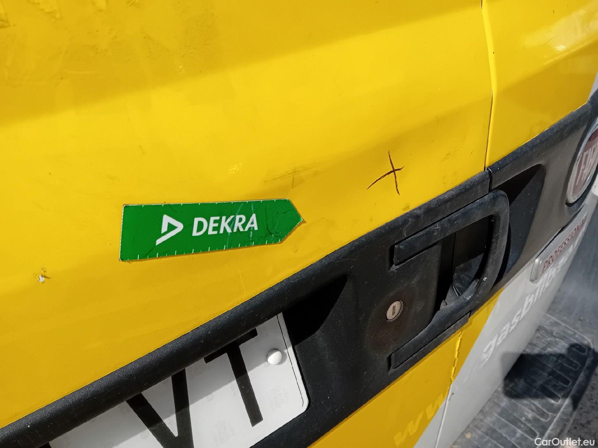  Fiat  Doblo FIAT Doblò Cargo/2015/4P/furgón derivado de turismo Cargo SX 1.6 Mjet 77kW (105CV) #19