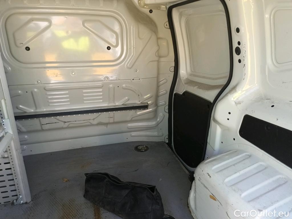  Fiat  Fiorino FIAT  / 2016 / 3P / furgón derivado de turismo Cargo Base 1.3 Mjet 59kW (80CV) E6 #12