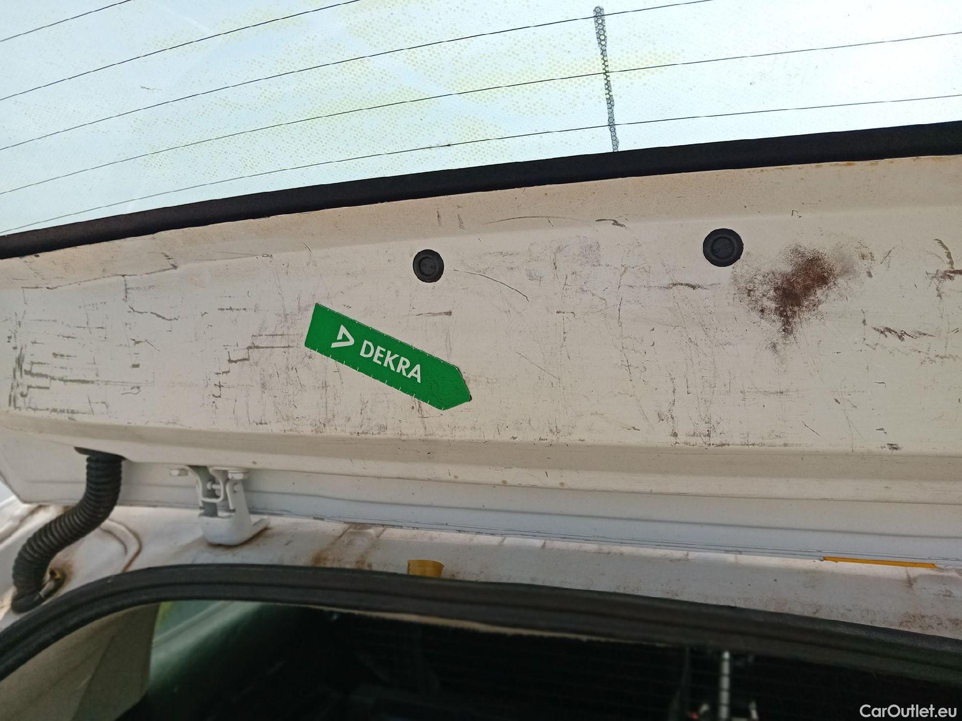  Citroen  C3 CITROEN  / 2016 / 5P / berlina comercial BlueHDi 73KW (100CV) S&S Comercial #41