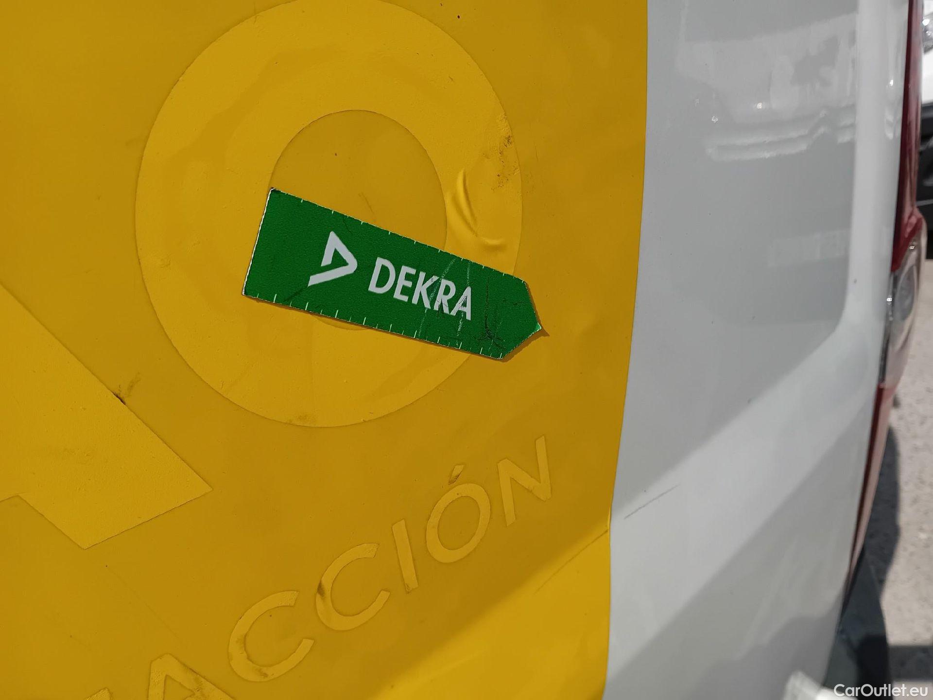  Fiat  Doblo FIAT Doblò Cargo/2015/4P/furgón derivado de turismo Cargo SX 1.6 Mjet 77kW (105CV) #34