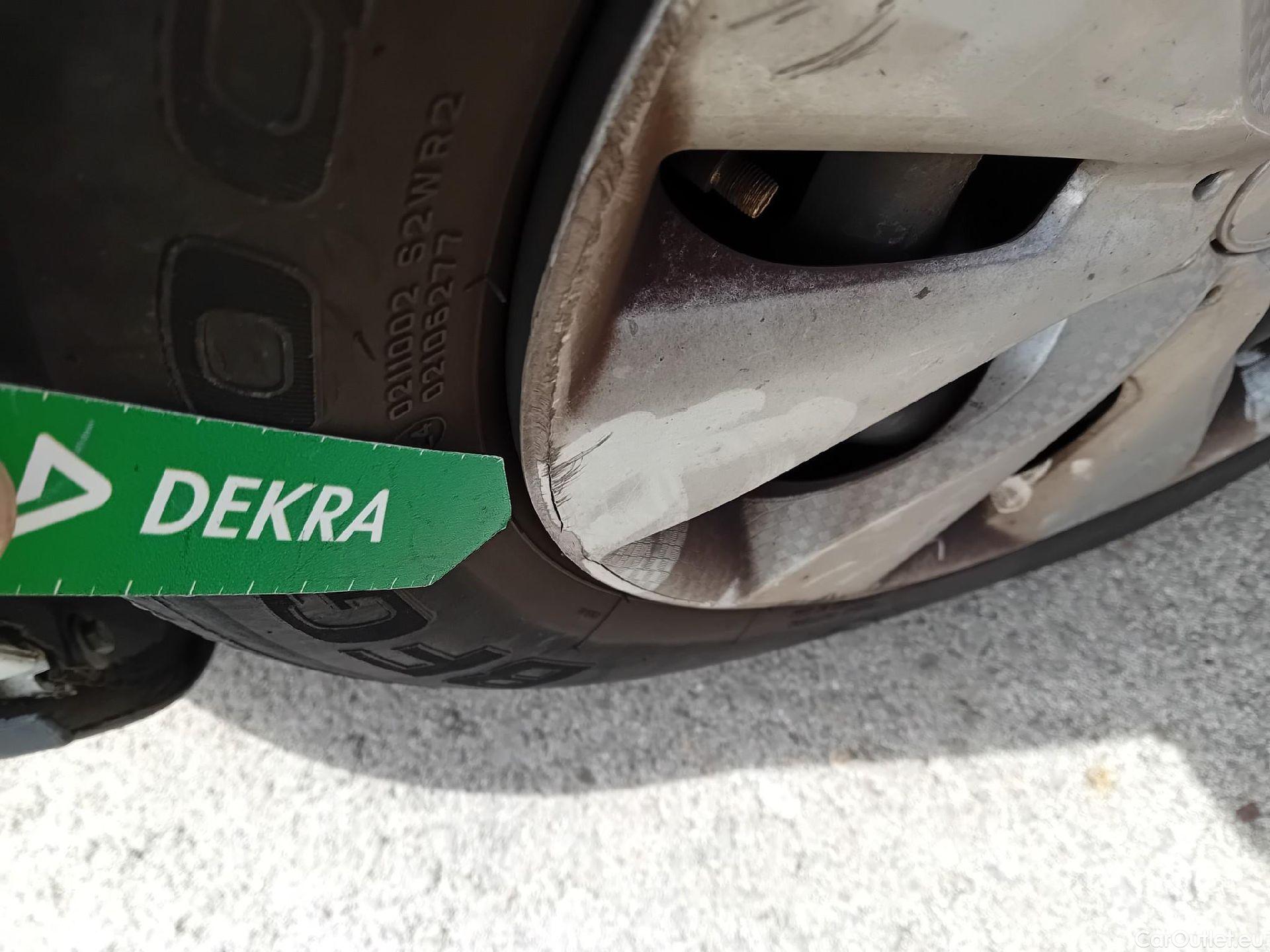  Citroen  C3 CITROEN  / 2016 / 5P / berlina comercial BlueHDi 73KW (100CV) S&S Comercial #18