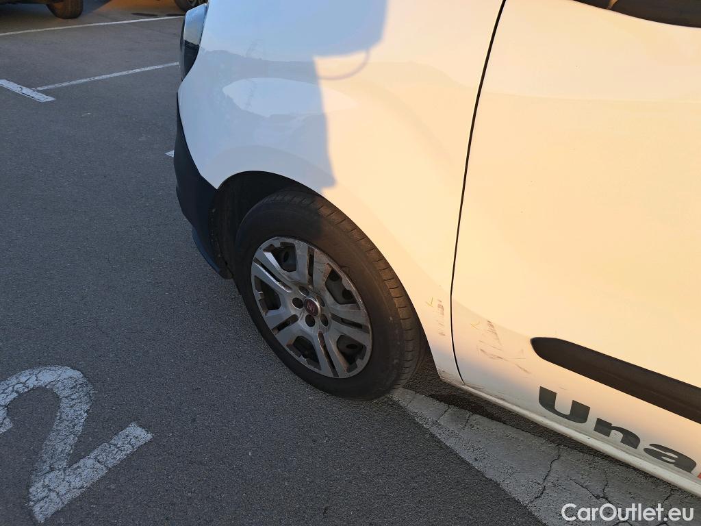  Fiat  Doblo FIAT Doblò Cargo/2015/4P/furgón derivado de turismo Cargo SX 1.6 Mjet 66kW (90CV) (AC) #21