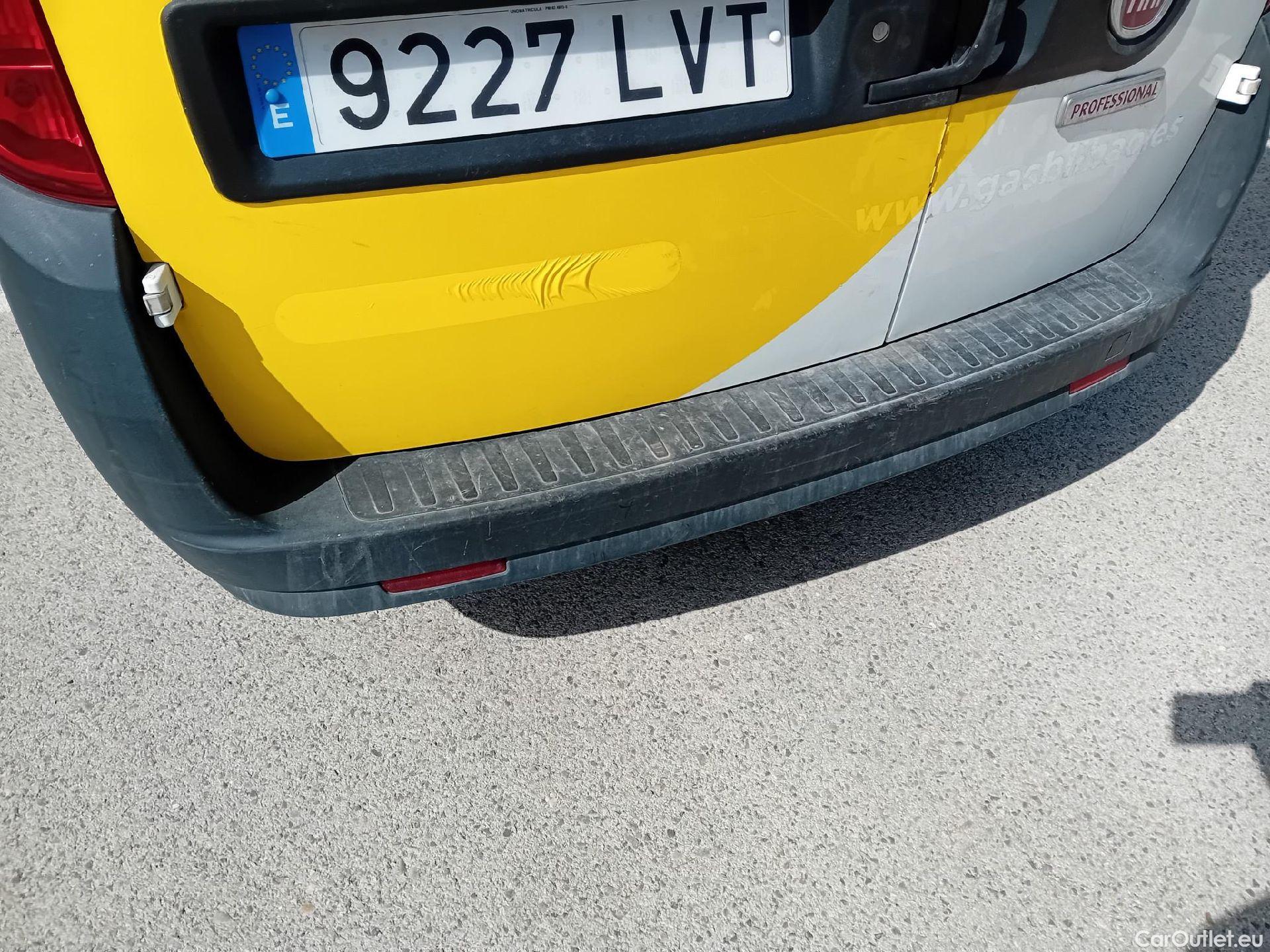  Fiat  Doblo FIAT Doblò Cargo/2015/4P/furgón derivado de turismo Cargo SX 1.6 Mjet 77kW (105CV) #17