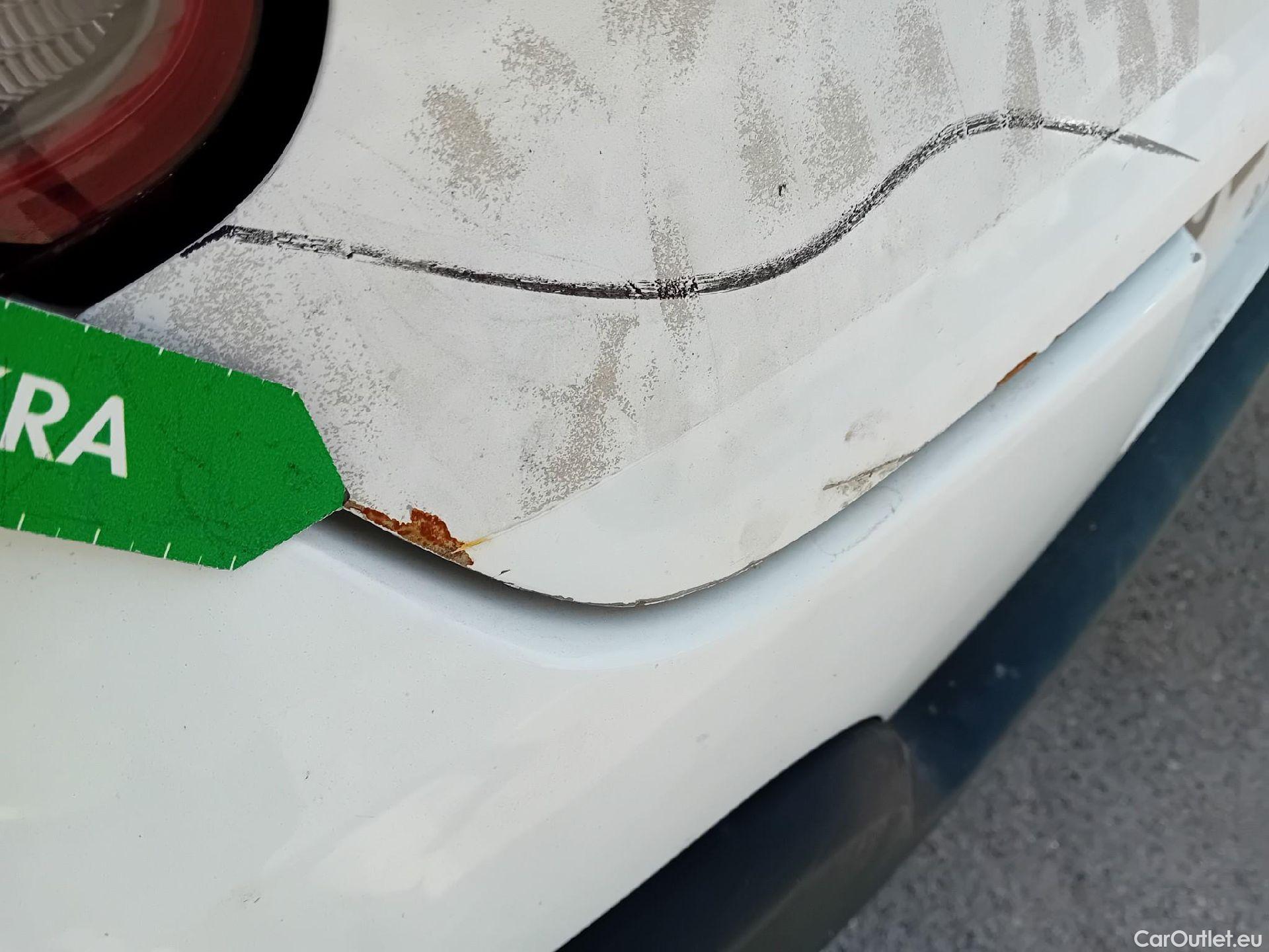  Citroen  C3 CITROEN  / 2016 / 5P / berlina comercial BlueHDi 73KW (100CV) S&S Comercial #34