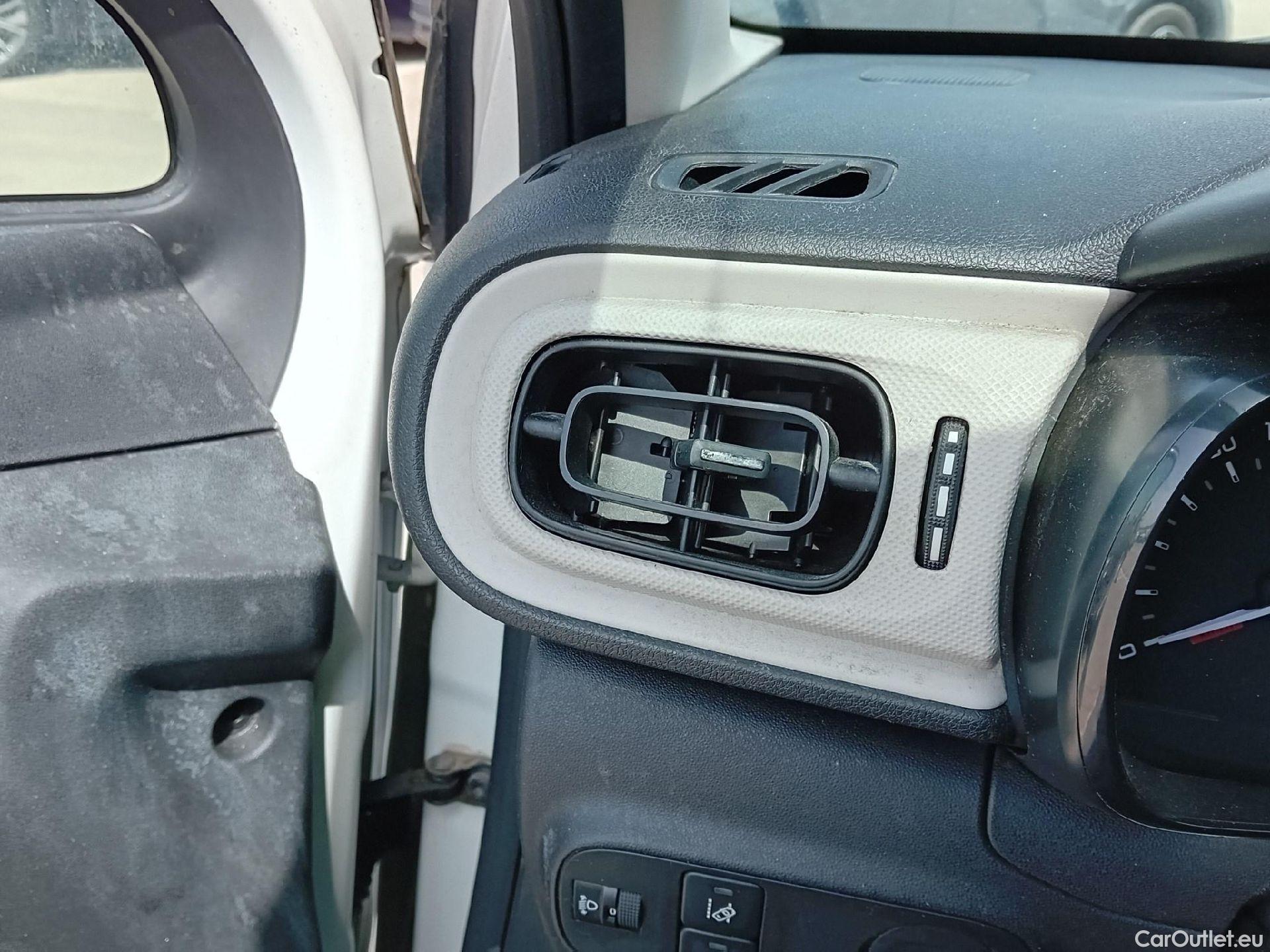  Citroen  C3 CITROEN  / 2016 / 5P / berlina comercial BlueHDi 73KW (100CV) S&S Comercial #58