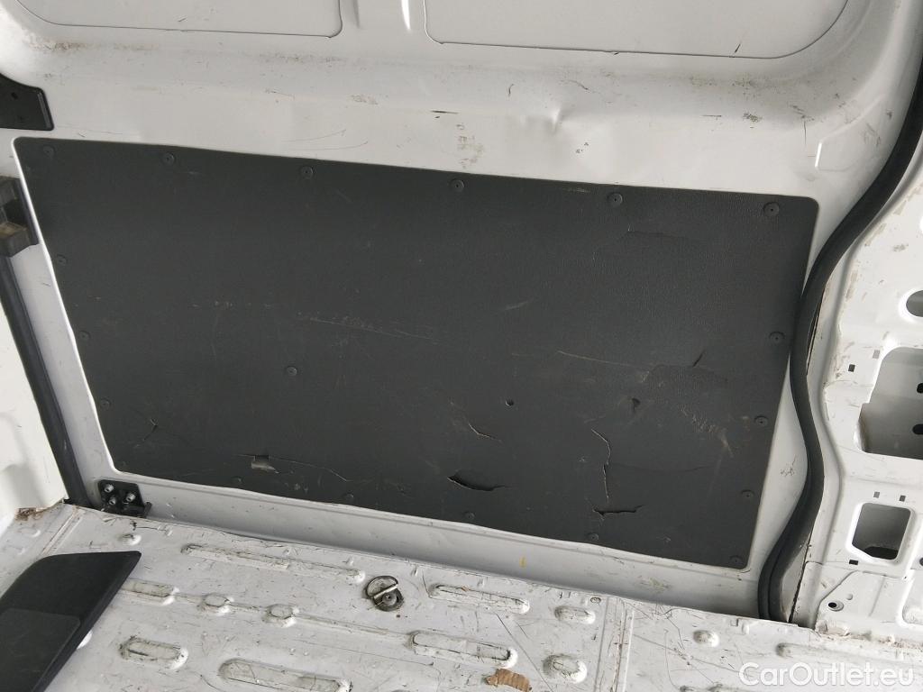  Citroen  Jumper CITROEN  / 2014 / 4P / furgón BlueHDi 103KW (140CV) Furgón 35L3H3 #37