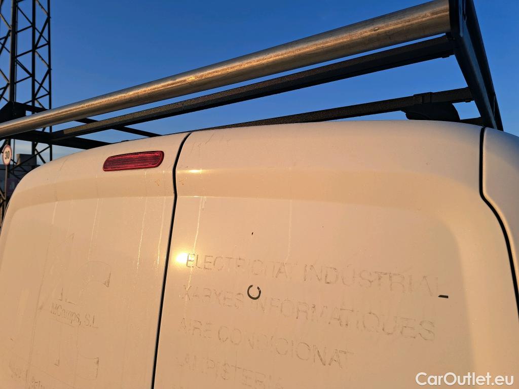  Fiat  Doblo FIAT Doblò Cargo/2015/4P/furgón derivado de turismo Cargo SX 1.6 Mjet 66kW (90CV) (AC) #9