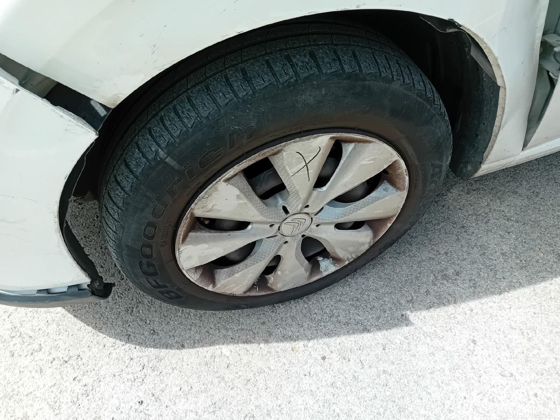  Citroen  C3 CITROEN  / 2016 / 5P / berlina comercial BlueHDi 73KW (100CV) S&S Comercial #17