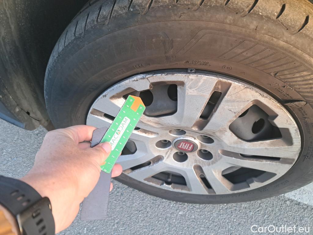  Fiat  Doblo FIAT Doblò Cargo/2015/4P/furgón derivado de turismo Cargo SX 1.6 Mjet 66kW (90CV) (AC) #24