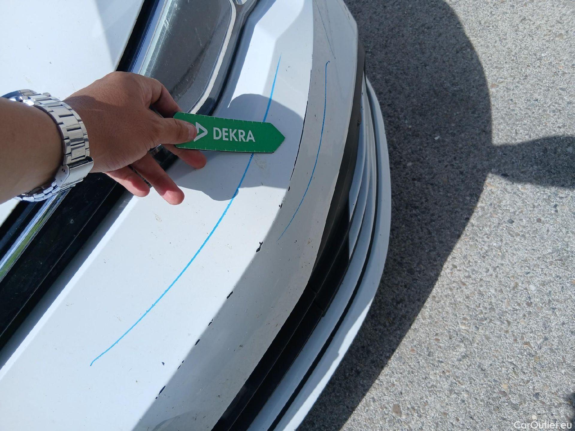  Volkswagen  Golf  VOLKSWAGEN / 2020 / 5P / berlina con portón 1.0 TSI 81kW (110CV) #3