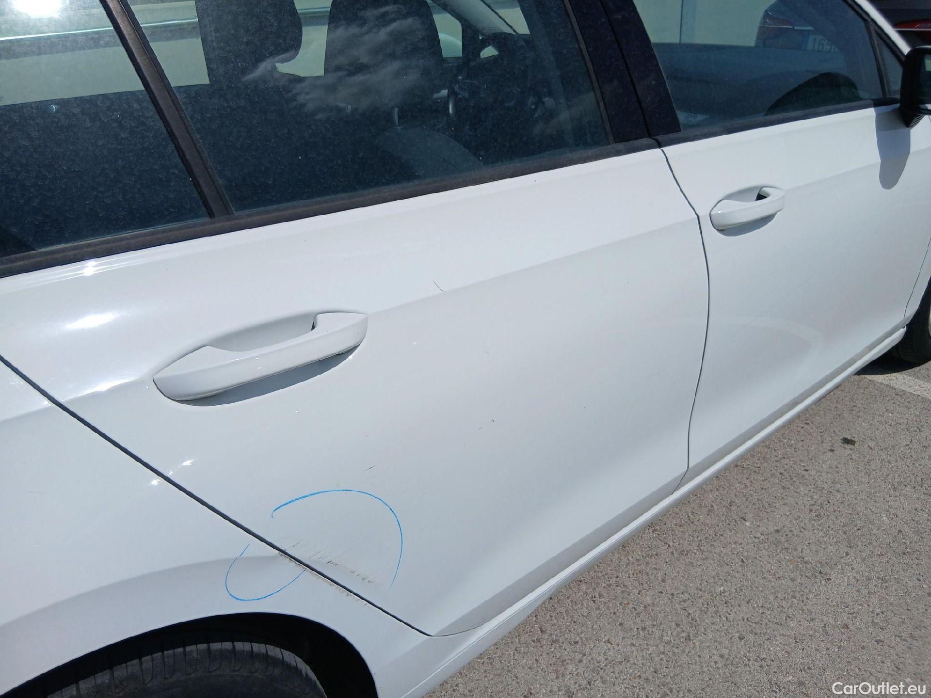  Volkswagen  Golf  VOLKSWAGEN / 2020 / 5P / berlina con portón 1.0 TSI 81kW (110CV) #17