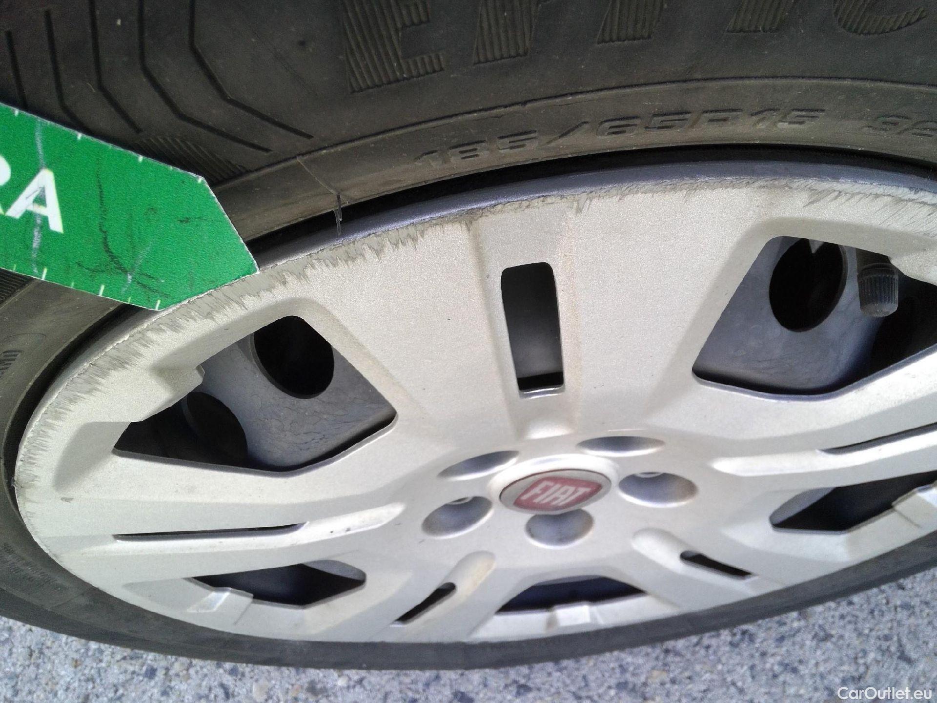  Fiat  Doblo FIAT Doblò Cargo/2015/4P/furgón derivado de turismo Cargo SX 1.6 Mjet 77kW (105CV) #23