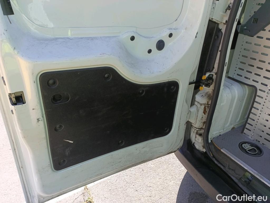  Fiat  Fiorino FIAT  / 2016 / 3P / furgón derivado de turismo Cargo Base 1.3 Mjet 59kW (80CV) E6 #13