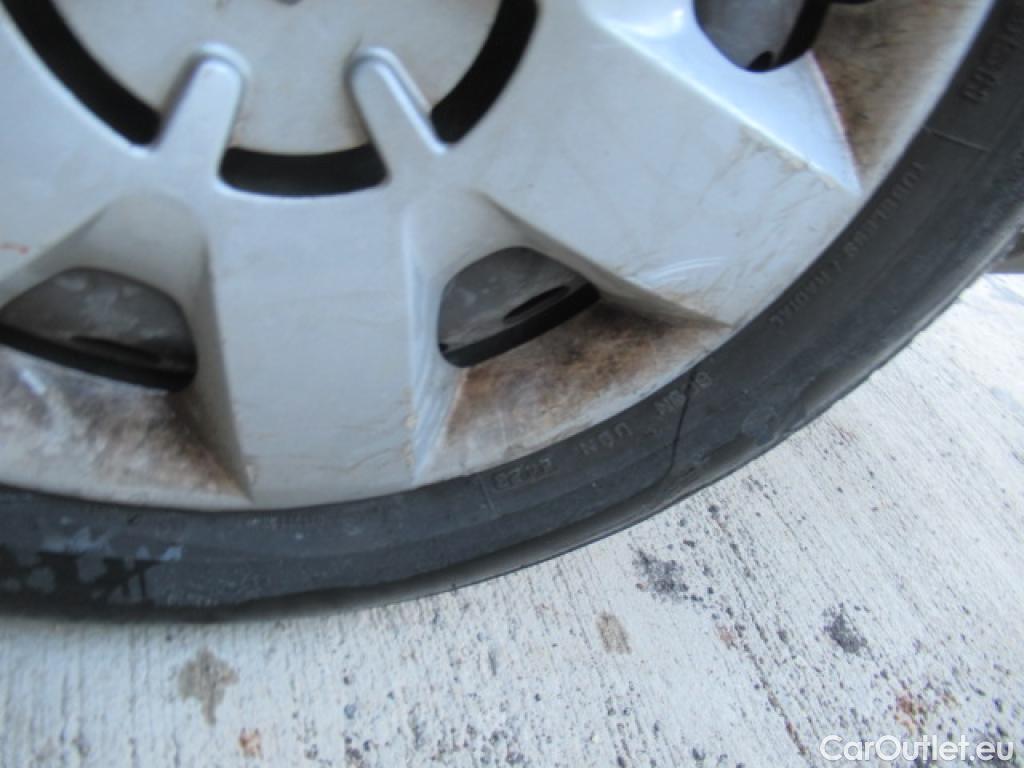  Renault  Kangoo RENAULT  Z.E./2013/3P/furgón derivado de turismo Z.E. #83