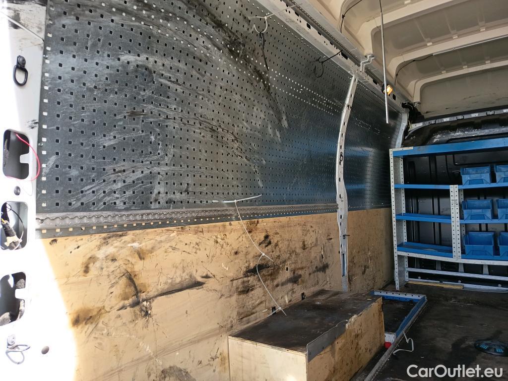  Renault  Master RENAULT  / 2019 / 4P / furgón Fu. P L3H3 3500 RG E B dCi 107kW (145CV) #65