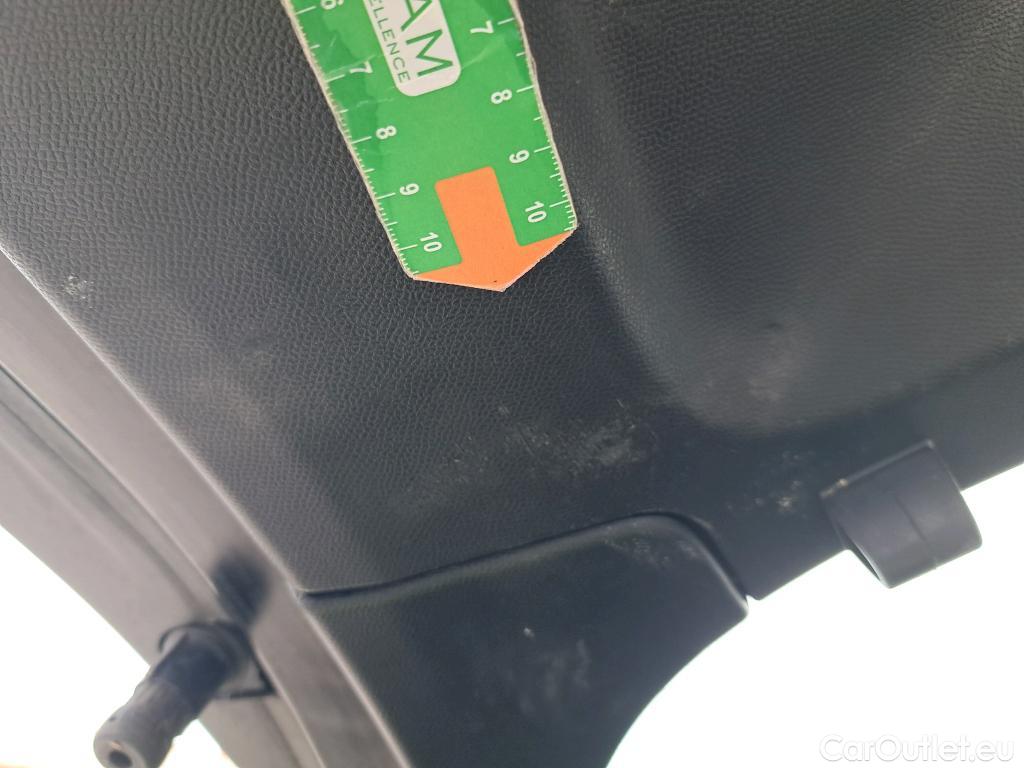  Peugeot  2008 PEUGEOT  / 2019 / 5P / todoterreno Active BlueHDI 81kW (110CV) #23