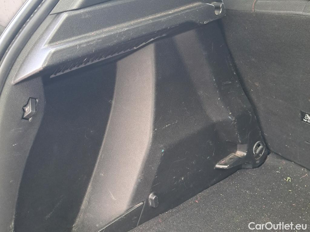  Peugeot  2008 PEUGEOT  / 2019 / 5P / todoterreno Active BlueHDI 81kW (110CV) #28