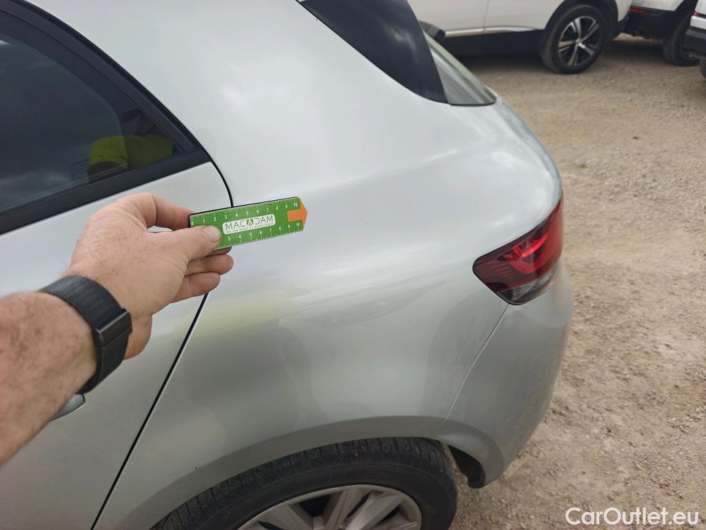  Renault  Megane RENAULT Mégane / 2020 / 5P / berlina con portón Equilibre Blue dCi 85 kW (115CV)-SS #23