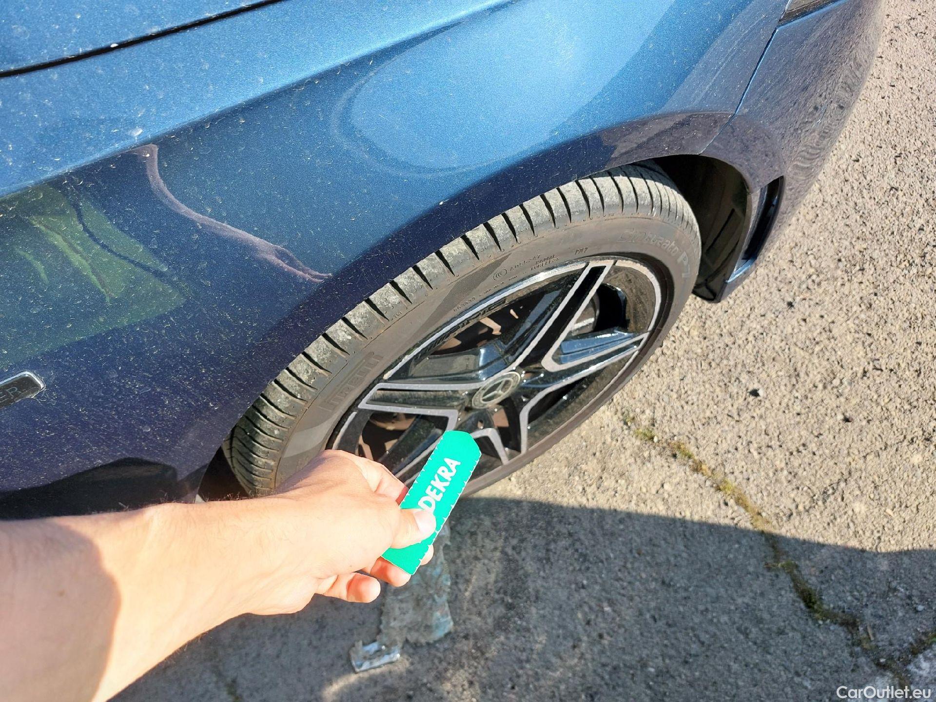  Mercedes  A-Klasse MERCEDES-BENZ Clase A / 2018 / 5P / berlina con portón A 250 e #18