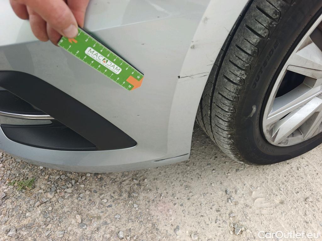  Renault  Megane RENAULT Mégane / 2020 / 5P / berlina con portón Equilibre Blue dCi 85 kW (115CV)-SS #10