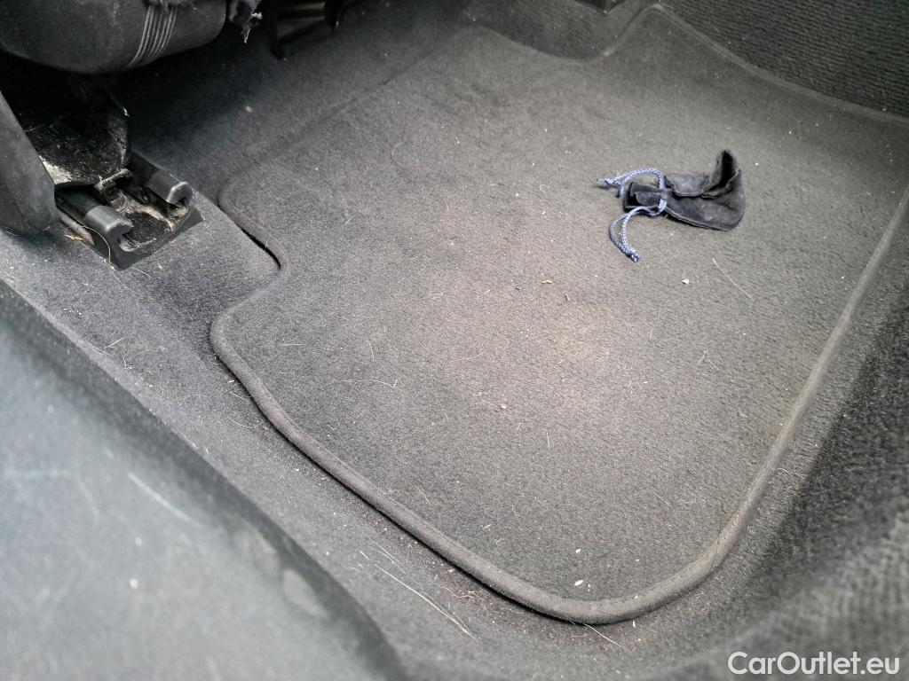  Bmw  Serie 1 BMW  / 2019 / 5P / berlina con portón 116d #7