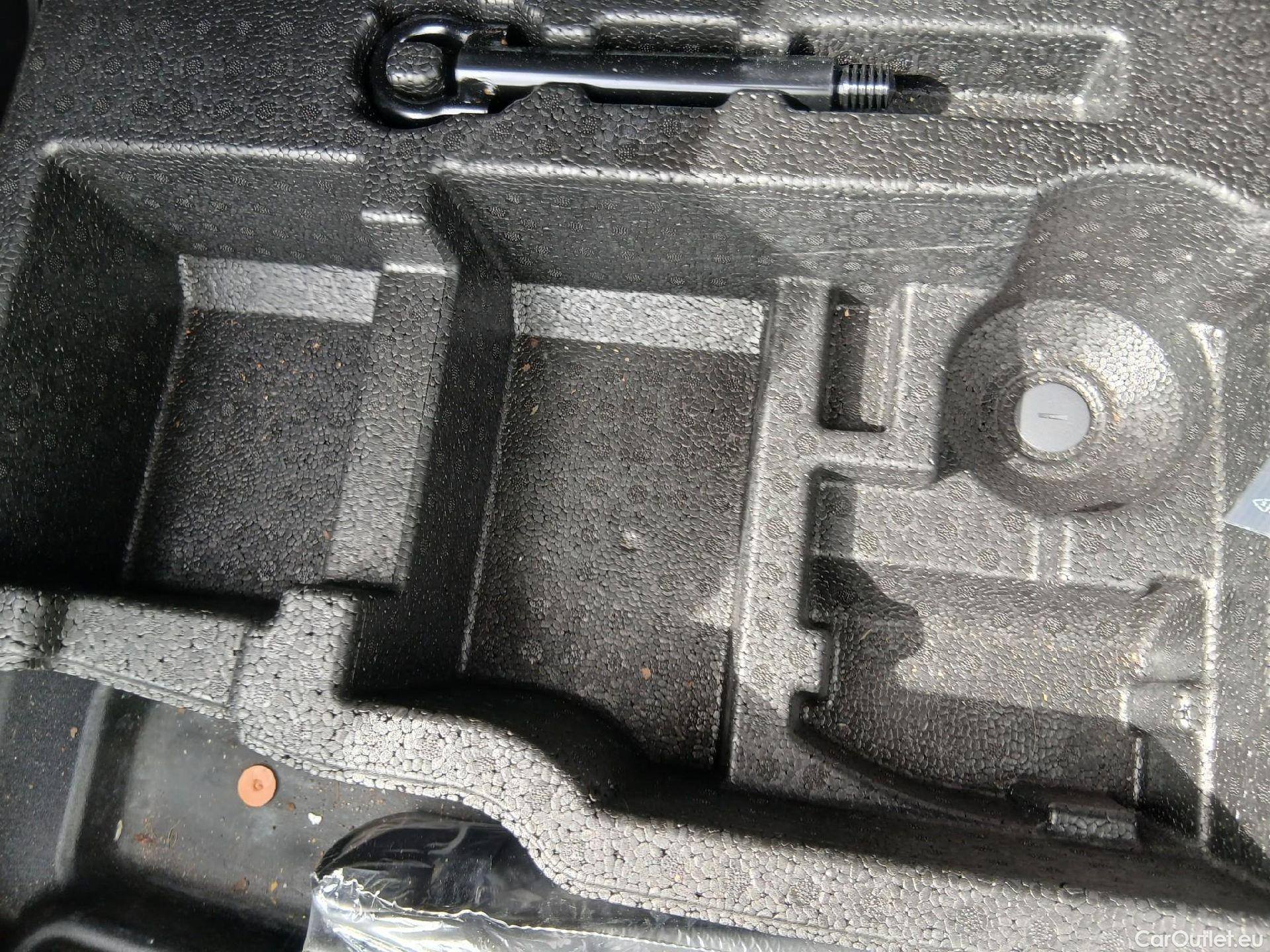  Toyota  Yaris Cross TOYOTA  / 2021 / 5P / todoterreno 1.5 120H Adventure #2