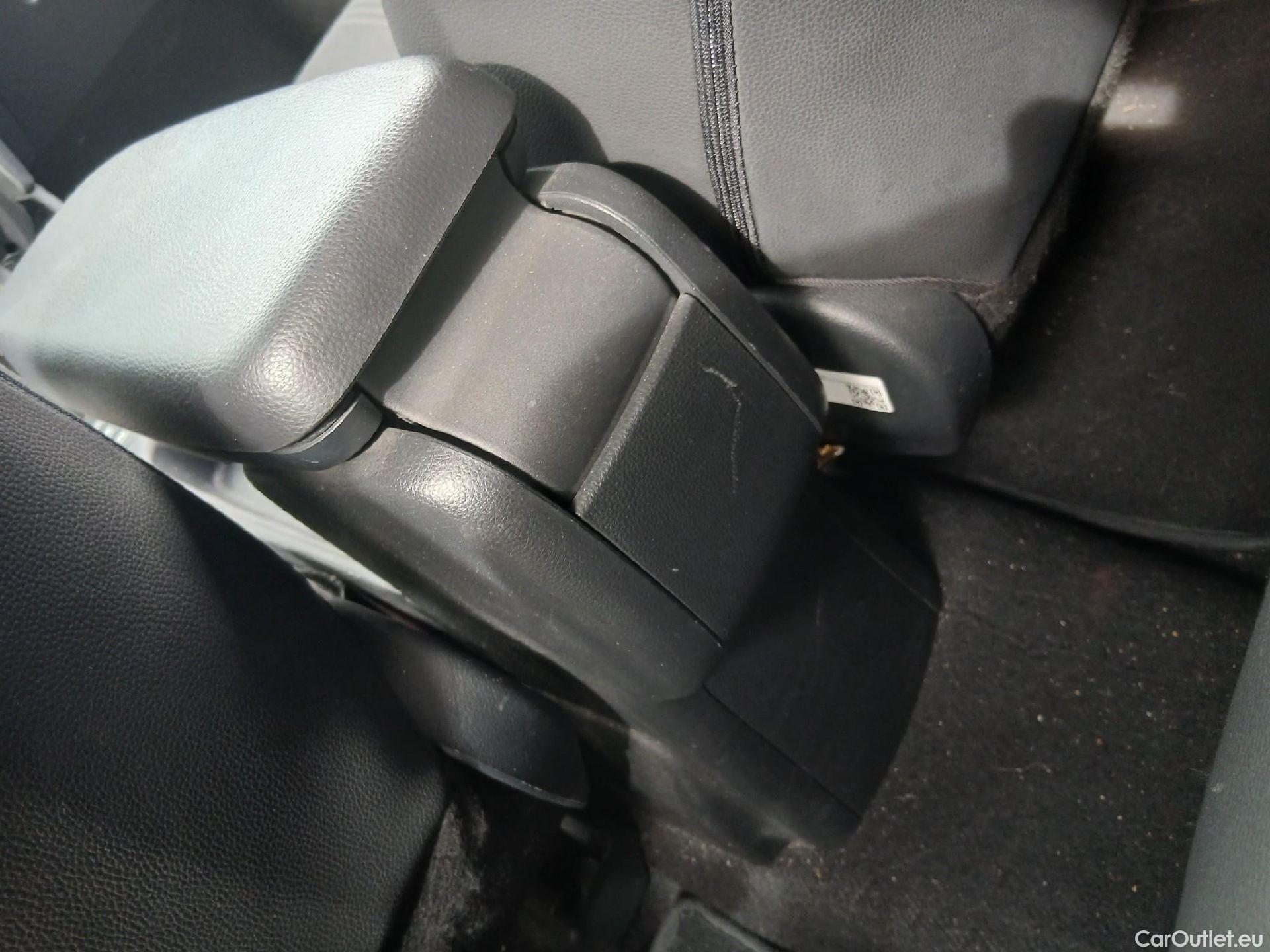  Toyota  Yaris Cross TOYOTA  / 2021 / 5P / todoterreno 1.5 120H Adventure #17