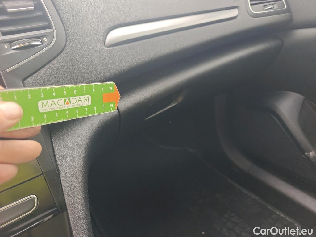  Renault  Megane RENAULT Mégane / 2020 / 5P / berlina con portón Equilibre Blue dCi 85 kW (115CV)-SS #11