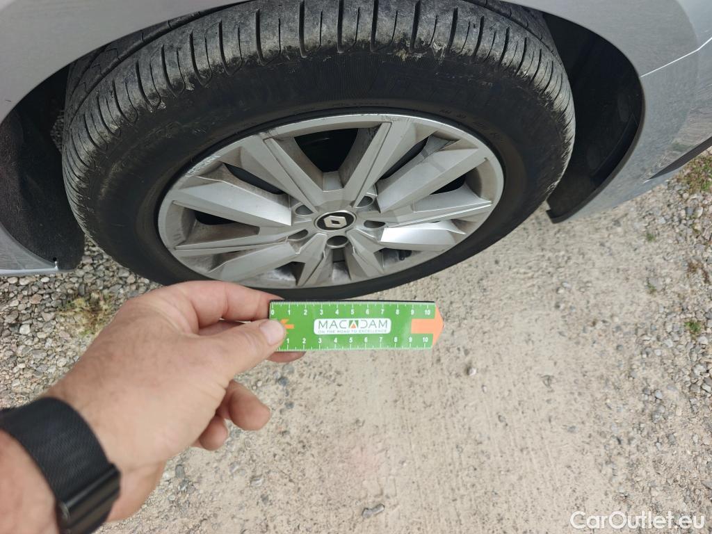  Renault  Megane RENAULT Mégane / 2020 / 5P / berlina con portón Equilibre Blue dCi 85 kW (115CV)-SS #25