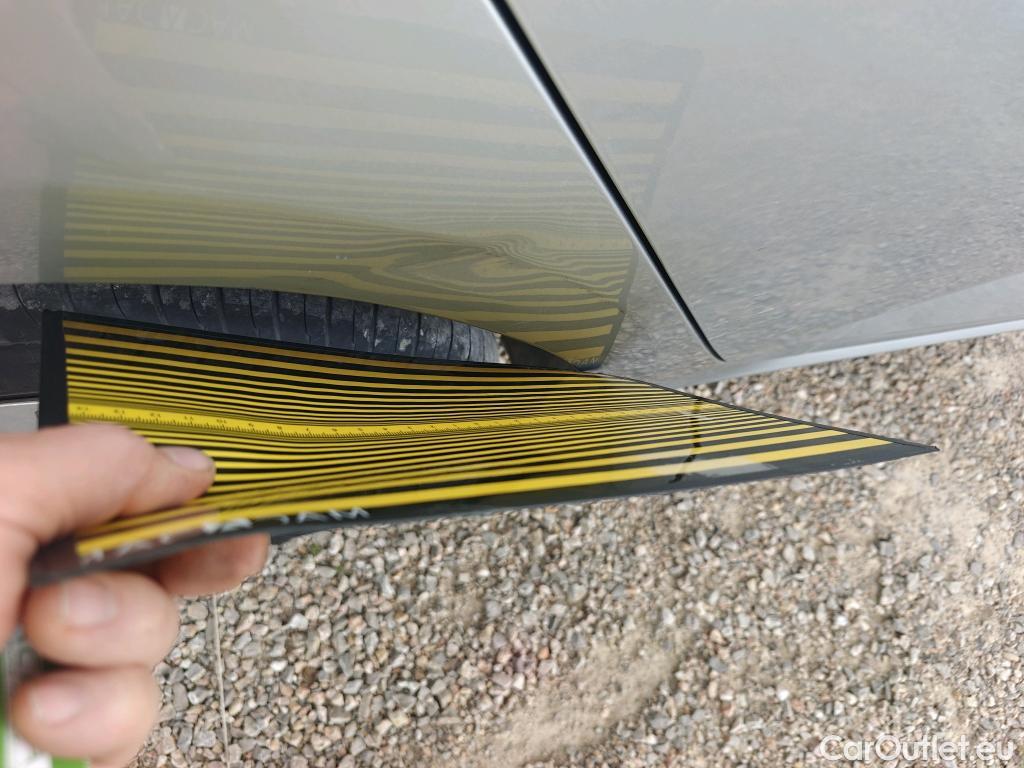  Renault  Megane RENAULT Mégane / 2020 / 5P / berlina con portón Equilibre Blue dCi 85 kW (115CV)-SS #4