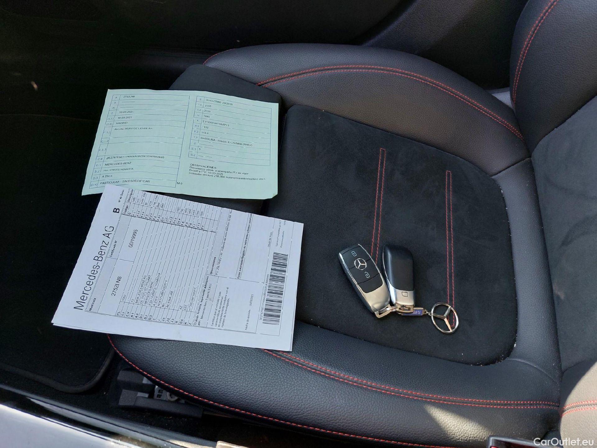  Mercedes  A-Klasse MERCEDES-BENZ Clase A / 2018 / 5P / berlina con portón A 250 e #1