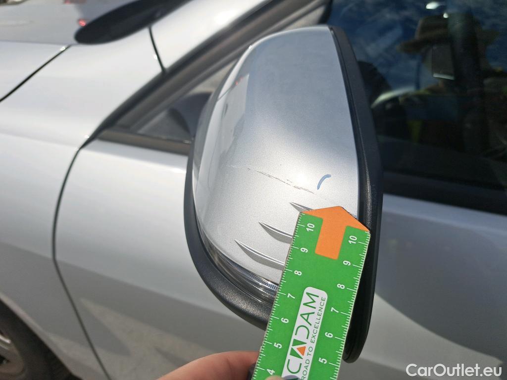  Bmw  Serie 1 BMW  / 2019 / 5P / berlina con portón 116d #23