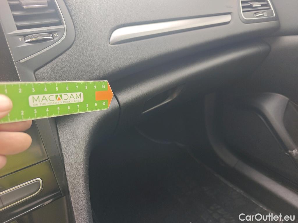  Renault  Megane RENAULT Mégane / 2020 / 5P / berlina con portón Equilibre Blue dCi 85 kW (115CV)-SS #12