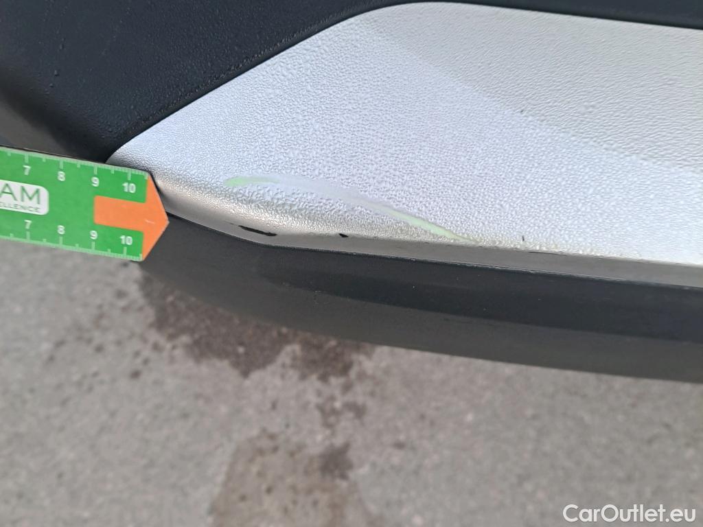  Peugeot  2008 PEUGEOT  / 2019 / 5P / todoterreno Allure BlueHDI 81kW (110CV) #17