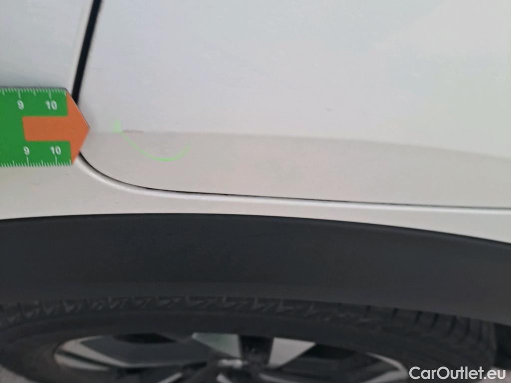  Peugeot  2008 PEUGEOT  / 2019 / 5P / todoterreno Allure BlueHDI 81kW (110CV) #24