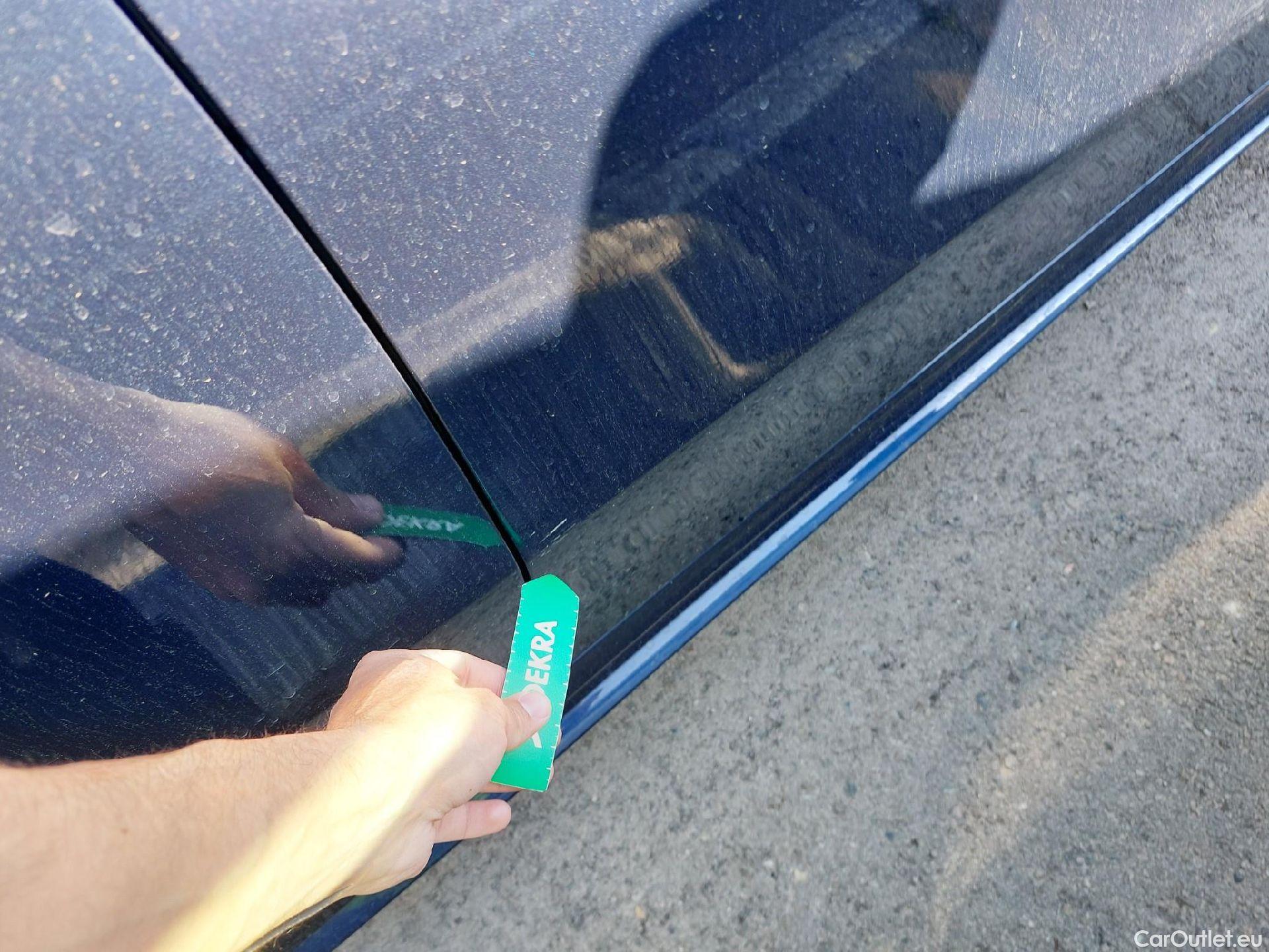  Mercedes  A-Klasse MERCEDES-BENZ Clase A / 2018 / 5P / berlina con portón A 250 e #17