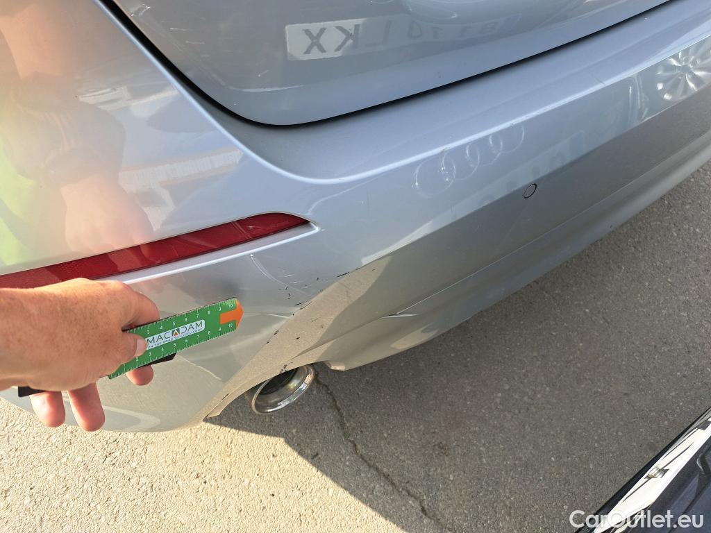  Bmw  Serie 1 BMW  / 2019 / 5P / berlina con portón 116d #18