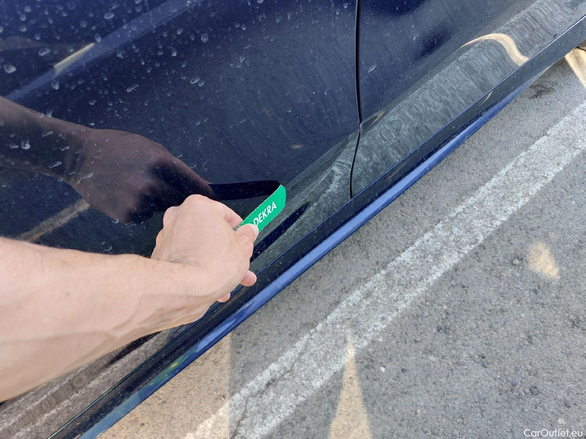  Mercedes  A-Klasse MERCEDES-BENZ Clase A / 2018 / 5P / berlina con portón A 250 e #10