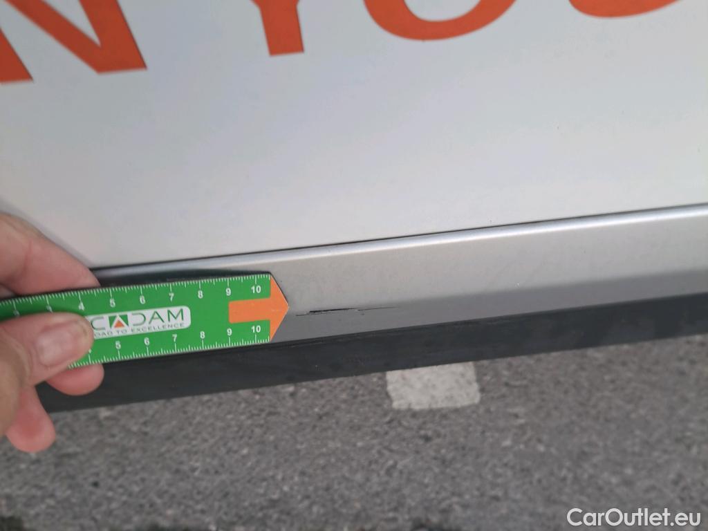  Peugeot  2008 PEUGEOT  / 2019 / 5P / todoterreno Allure BlueHDI 81kW (110CV) #15