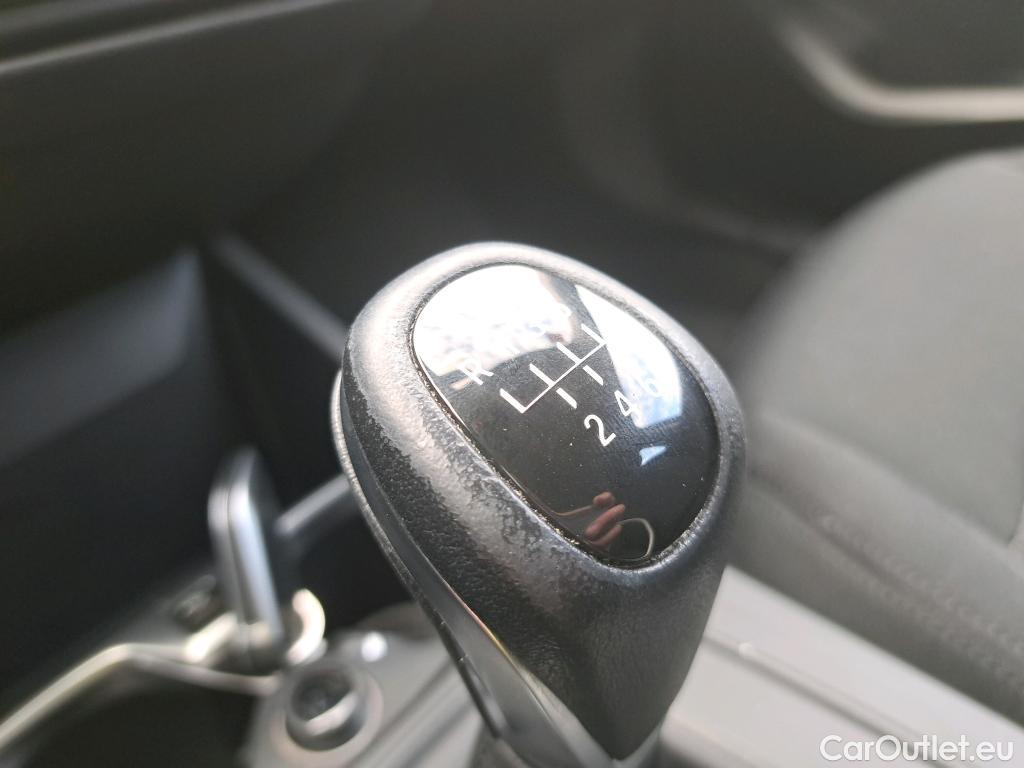  Bmw  Serie 1 BMW  / 2019 / 5P / berlina con portón 116d #24