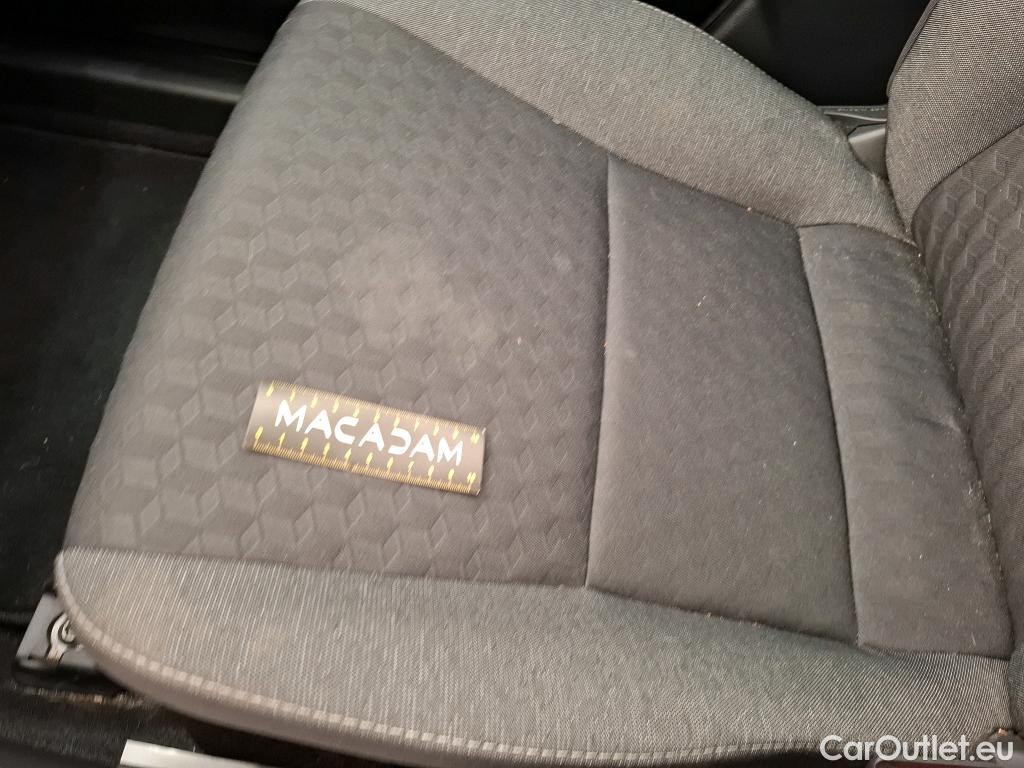  Toyota  Yaris TOYOTA  Hybride / 2019 / 5P / Berline Hybride 116h Dynamic Business Beyond Zer #3