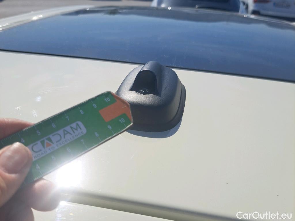  Mini  Cooper MINI MINI / 2014 / 5P / berlina con portón ONE 5 PUERTAS (CX) #37