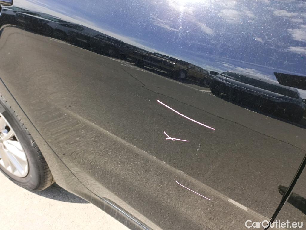  KIA  Rio KIA  / 2020 / 5P / berlina con portón 1.2 DPi 62kW (84CV) Concept #26