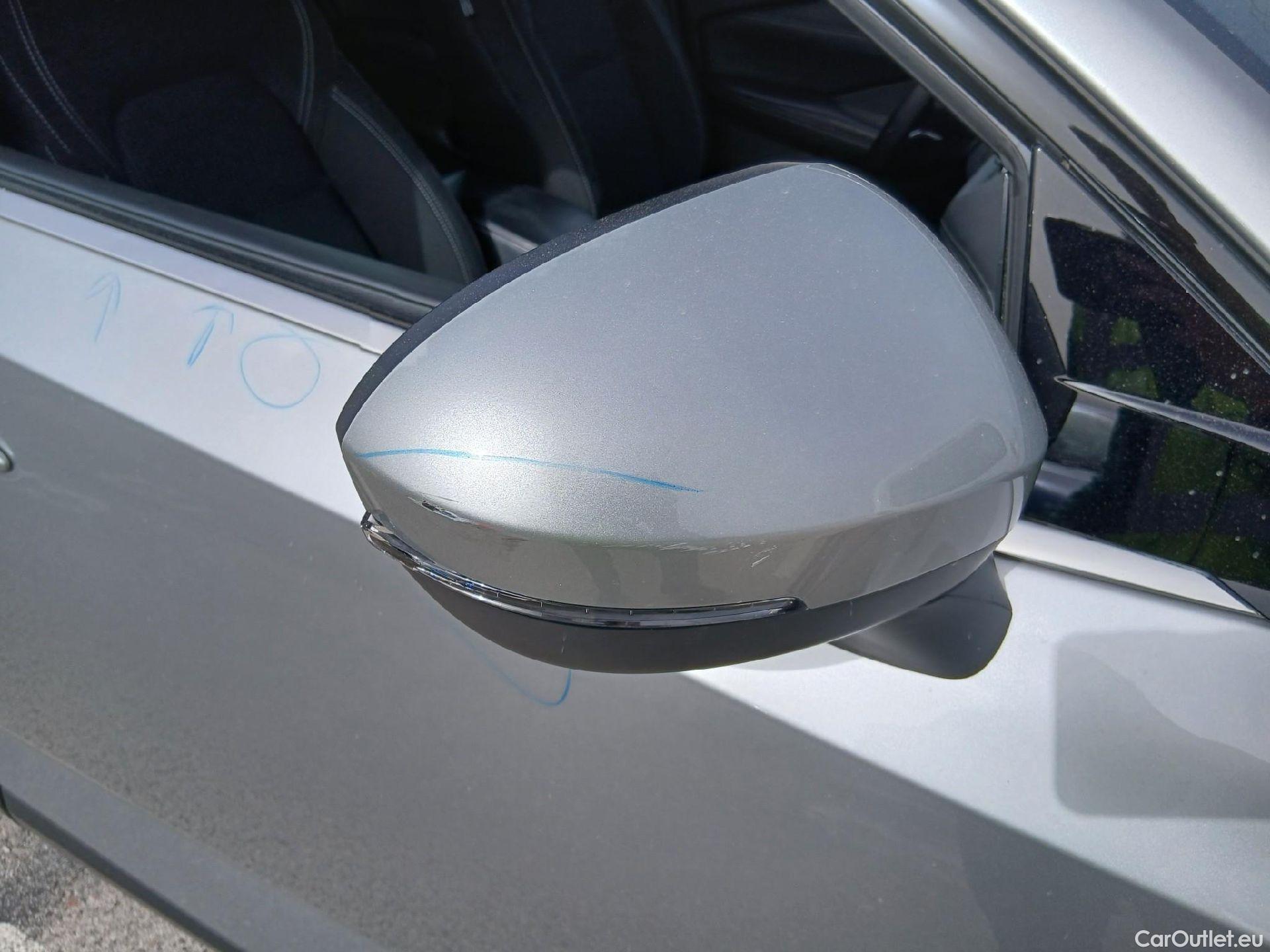  Nissan  Qashqai NISSAN  / 2021 / 5P / todoterreno DIG-T 103kW (140CV) mHEV 4x2 Acenta #48