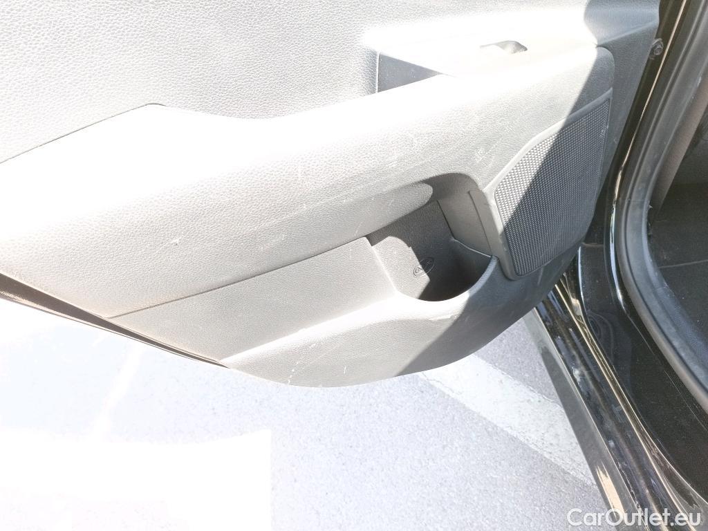  KIA  Rio KIA  / 2020 / 5P / berlina con portón 1.2 DPi 62kW (84CV) Concept #32