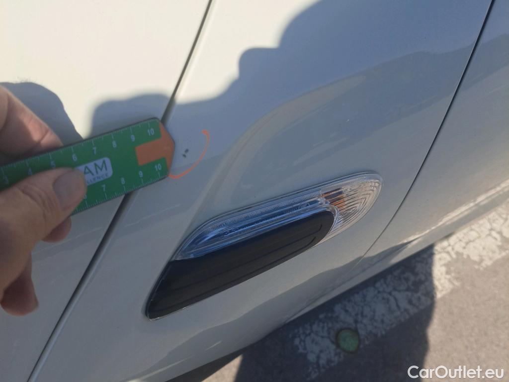  Mini  Cooper MINI MINI / 2014 / 5P / berlina con portón ONE 5 PUERTAS (CX) #28