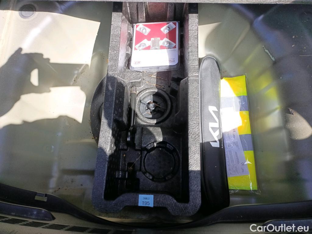  KIA  Rio KIA  / 2020 / 5P / berlina con portón 1.2 DPi 62kW (84CV) Concept #8