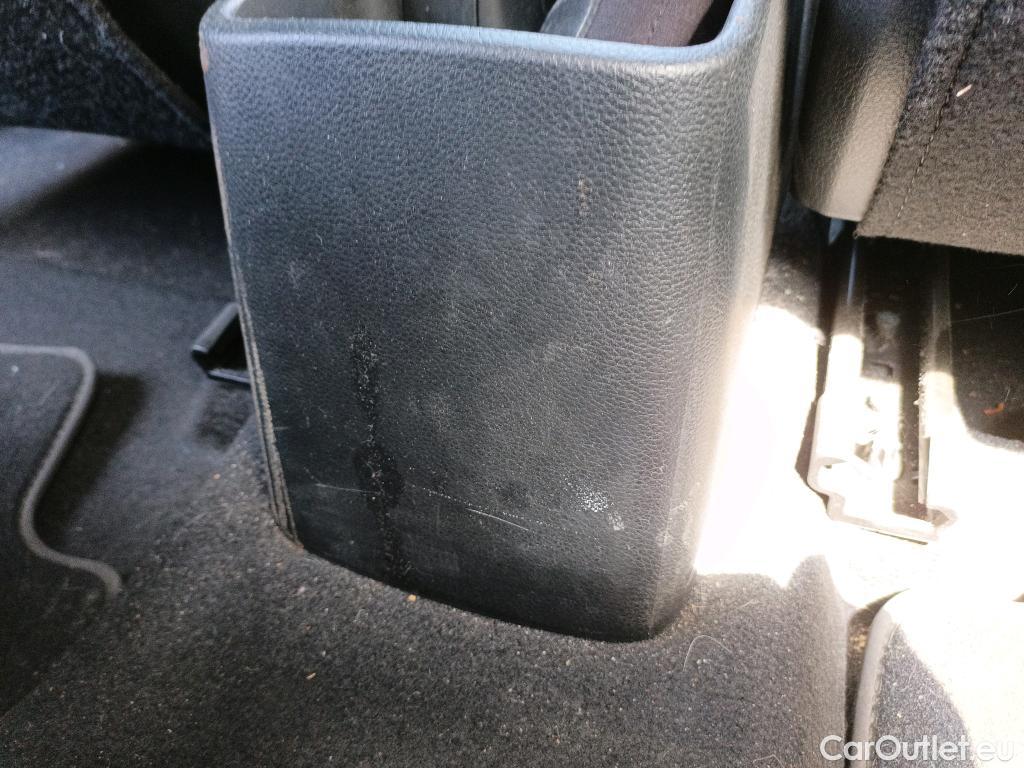  KIA  Rio KIA  / 2020 / 5P / berlina con portón 1.2 DPi 62kW (84CV) Concept #6